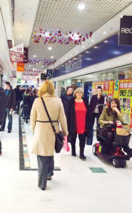 Redditch's Kingfisher Centre announces Christmas opening hours - The Redditch Standard