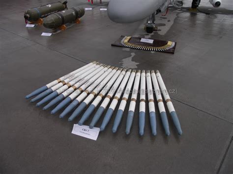 CAN - CRV7 : Unguided Rockets and Rocket Pods