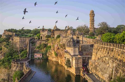 14 Best Forts and Palaces in India that You Must See