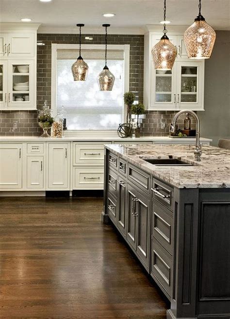 Awesome 56 Awesome Farmhouse Style Kitchen Cabinet Design Ideas. More at https://homedecorizz ...