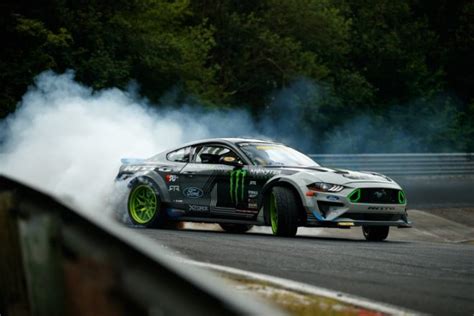 Ford Mustang RTR: incredibile giro record al Nurburgring effettuato in drift [VIDEO]