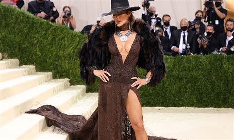 Met Gala 2021: Worst Dressed Celebrities, Red Carpet Style