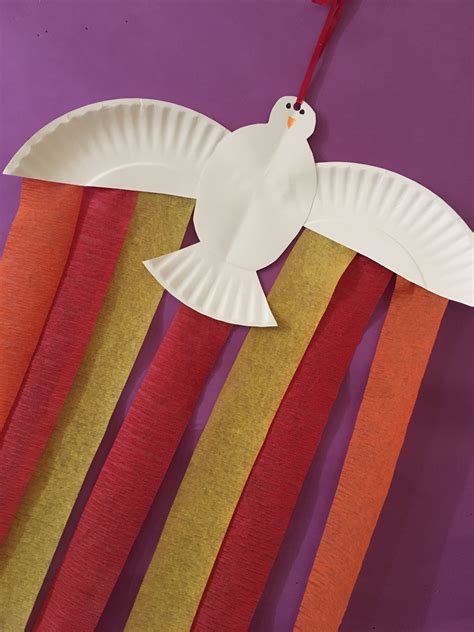 Easy craft for kids! White dove made out of paper plates and streamers. G… | Martin luther king ...