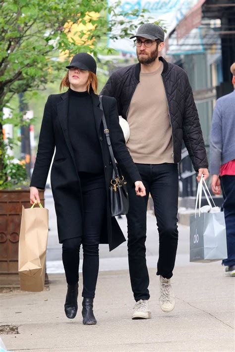 emma stone and dave mccary steps out for some shopping in new york city-300419_4