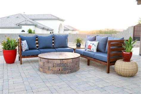 DIY Outdoor Sectional Sofa - Part 2 {Finishing The Wood} - Addicted 2 DIY