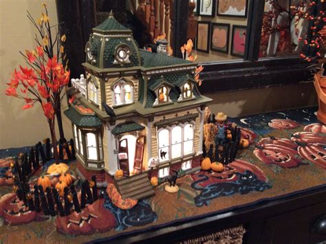 Spooky Halloween House: Limited Edition Collectible