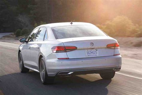 2021 Volkswagen Passat Review - Autotrader