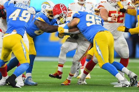 Los Angeles Chargers vs. Kansas City Chiefs: NFL Week 7 Odds, Lines ...