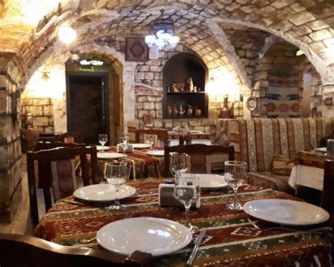 What to eat in Dolma Restaurant? | Foodie Advice