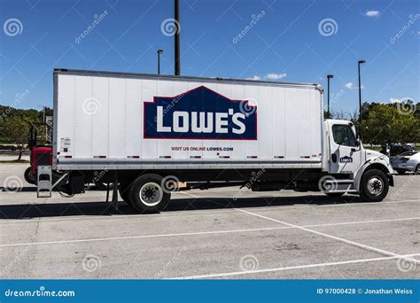 Indianapolis - Circa July 2017: Lowe`s Home Improvement Delivery Truck ...