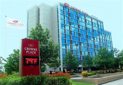 Crowne Plaza Hotel Chicago O'Hare: 2017 Room Prices, Deals & Reviews | Expedia