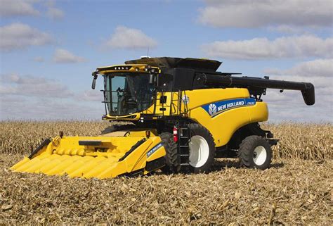 New Holland Introduces CR6.80 Combine with all the Benefits of 40 Years of Twin Rotor ...