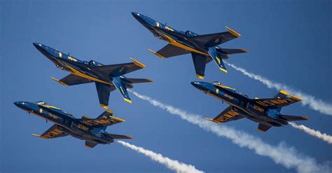 The U.S. Navy Blue Angels Will Fly Over Chicago Tomorrow - Secret Chicago