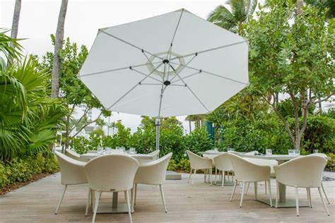 Eclipse Cantilever Square Umbrella | Commercial Patio Umbrellas ...