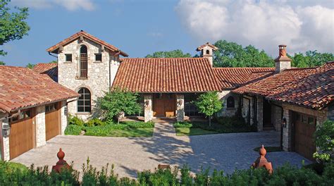 Italian Farmhouse: Leawood, Kansas - NSPJ Architects