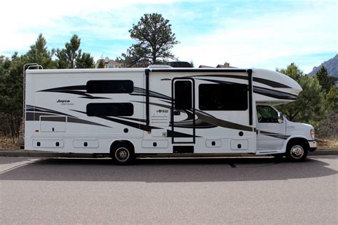 Class C RV Rental - 2018 Jayco Rental - Greyhawk Prestige