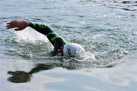 How Is Triathlon Swimming Technique Different To Standard Freestyle?