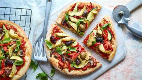 17 Best Vegan Pizza Recipes [Topping Ideas & Dairy-Free Cheese ...