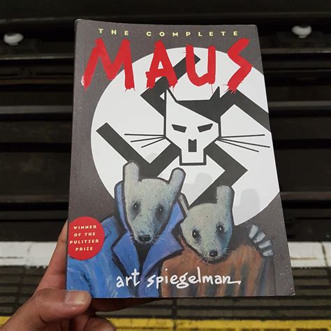 Book Review: The Complete Maus (Art Spiegelman) | by Na'eem | Medium