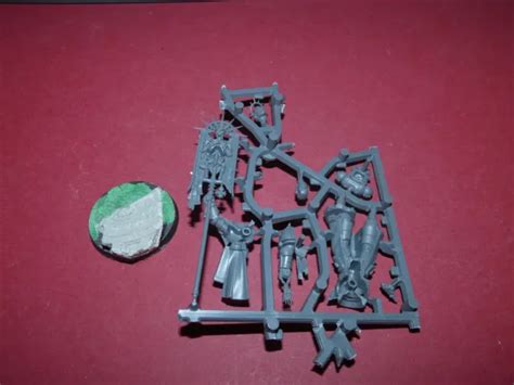 WARHAMMER 40K: SPACE Marines: Primaris Bladeguard Ancient on Sprue $15. ...