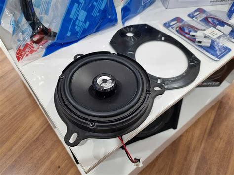 SPEAKER INSTALLATION - Freeway Car Audio