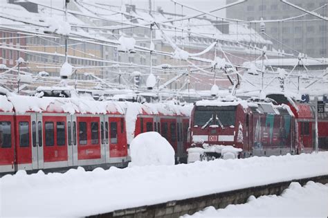 Heavy snow paralyzes southern Germany; Bayern Munich game postponed - UPI.com