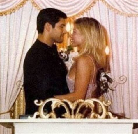 Kelly Ripa and Mark Consuelos wedding photo in Vegas: Marriage secrets