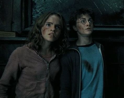 Harry y Hermione in 2023 | Harry potter pictures, Harry and hermione ...