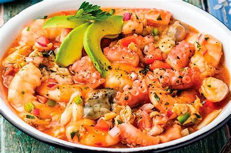 Receta original de Cóctel de mariscos "vuelve a la vida" | Receta | Mariscos, Coctel de marisco ...