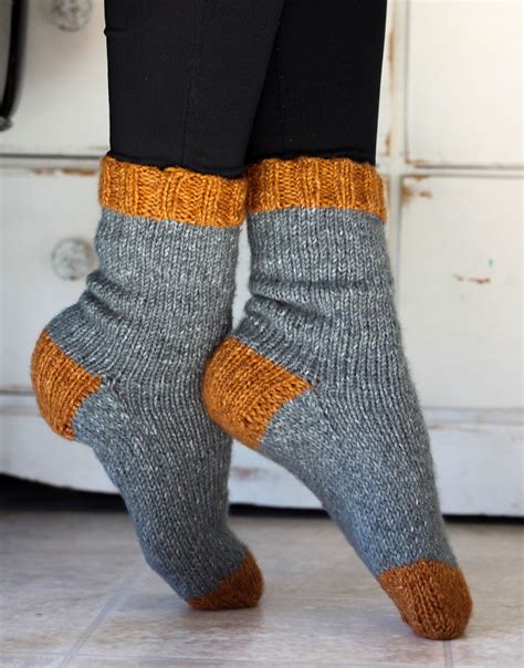 Cottage Socks - Knitting Tutorial — Hooked On Tilly | Cottage socks, Crochet socks, Knitting ...