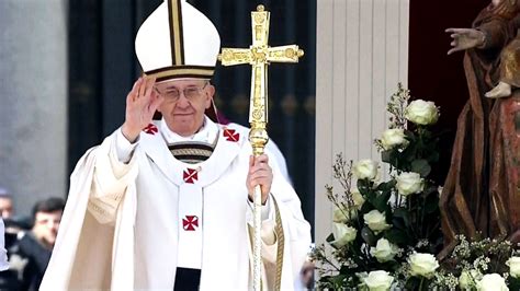 Pope Francis reaches out to disabled, poor during inaugural mass | CTV News