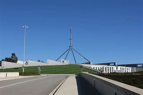 A Day in Parliament in Canberra - Live and Let's Fly