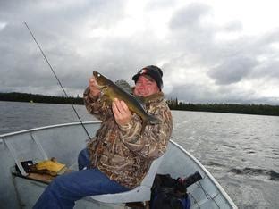 Fall Fishing - Walleye Fishing - Rusty Myers Flying Service, Fort Frances Ontario Canada