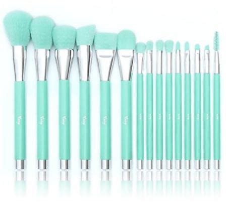 15 Cute Makeup Brushes You Will Want In Your Bag - Society19