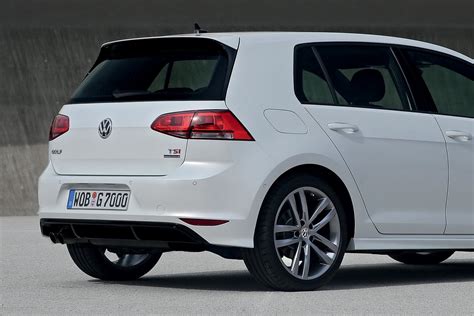 New Volkswagen Golf R-Line Revealed - autoevolution