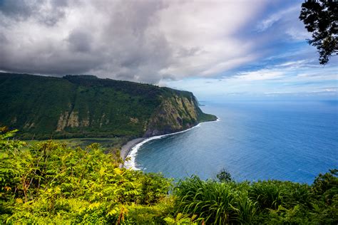 Waipio Valley: the hike down - Big Island, Hawaii - That Adventure Life