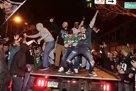 In Philly, an unusual development: happy sports fans - The Boston Globe