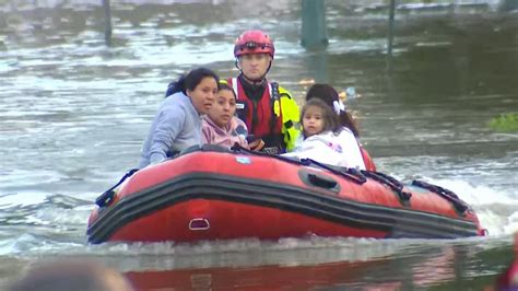 Storm Ida: People rescued on dinghy in New York floods | US News | Sky News