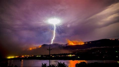 Lightning Strike and Wildfire over Wenatchee Washington (2015 ...