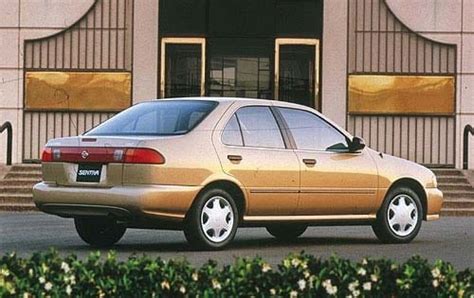 1998 Nissan Sentra Pictures - 5 Photos | Edmunds