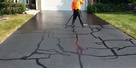 How to Seal a Concrete Driveway?