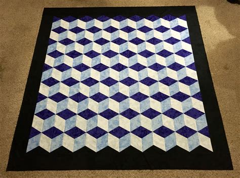 The Rhombus Cube quilt. Tutorial by the Missouri Star Quilt Company ...