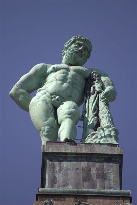 Hercules monument (Kassel) - Megaconstrucciones.net English Version