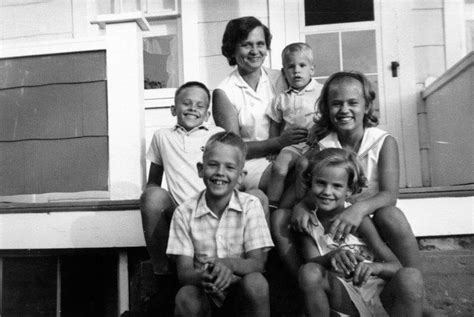 Family picture time, circa 1961 : r/TheWayWeWere