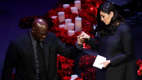 Michael Jordan gives emotional tribute at Kobe Bryant memorial | fox61.com