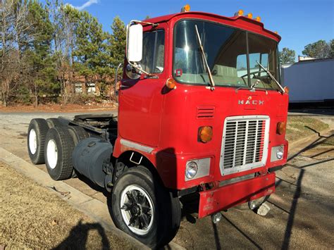 1975 Mack F-Series Cab-Over Day Truck RED - Classic Other Makes F-Series 1975 for sale