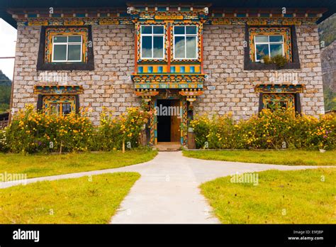 Traditional Tibetan Stone Brick House Tibet Stock Photo - Alamy