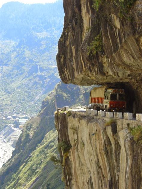 Karakoram Highway, Pakistan. - World Travel