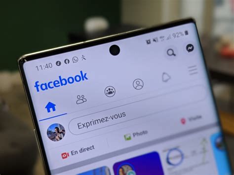 FB Android: Dark Mode, statistiche Coronavirus e nuovo Tempo trascorso sul social