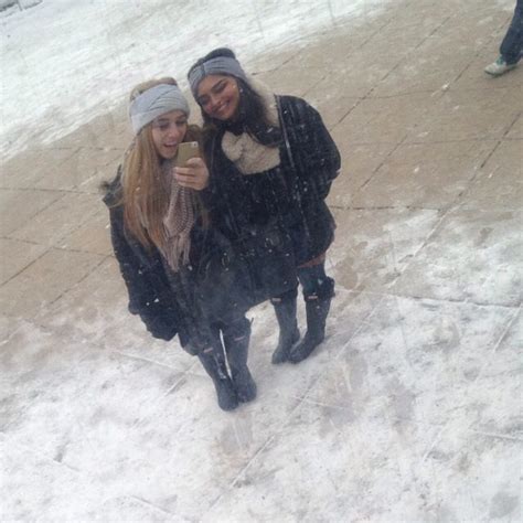 A Chicago's Cloud Gate (bean) sculpture selfie. New York, Clouds ...